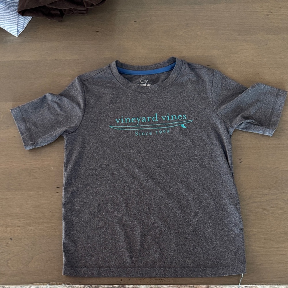 Vineyard Vines performance Kids Tee